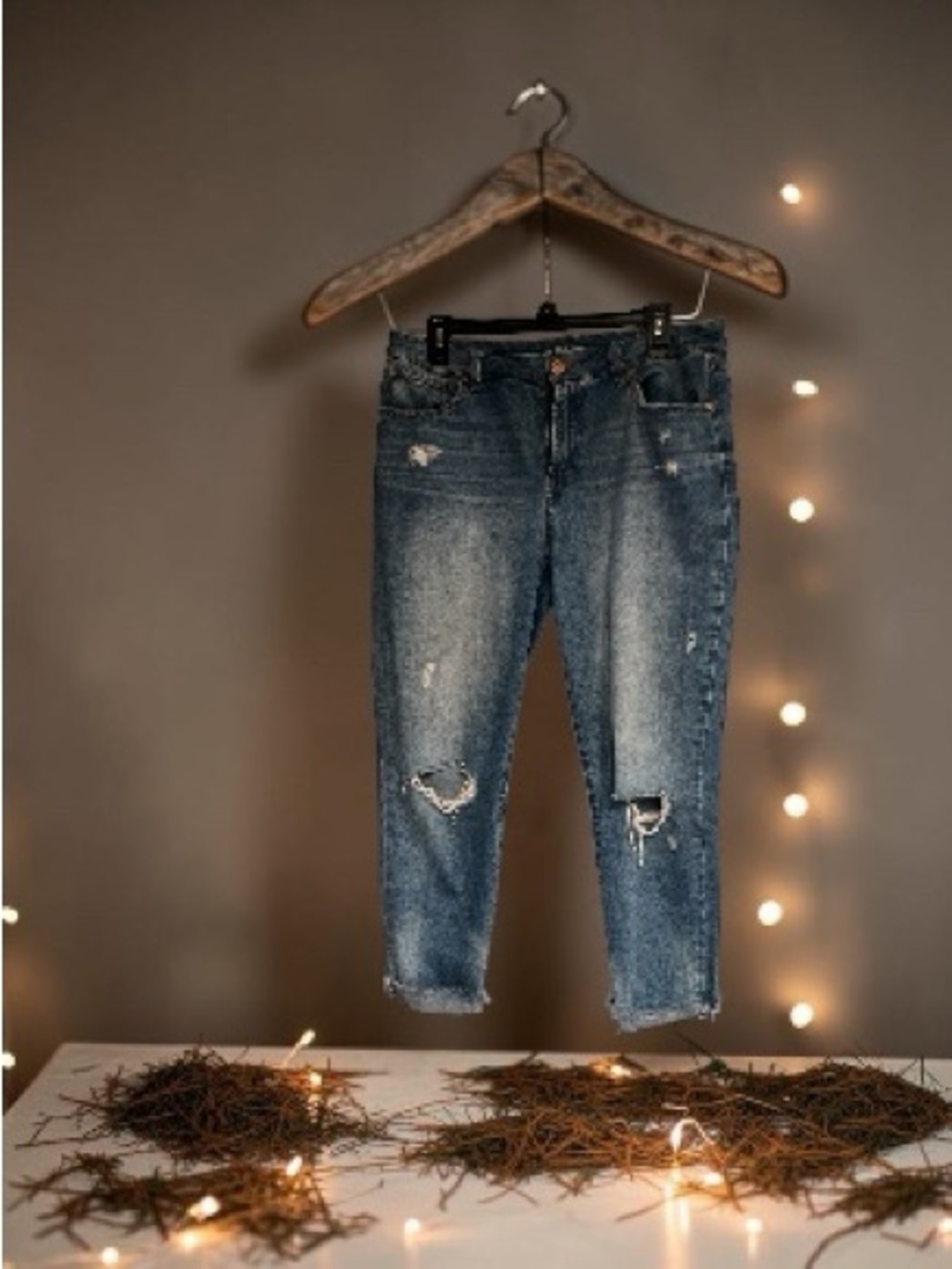 Classic Distressed Women’s Jeans - Blue